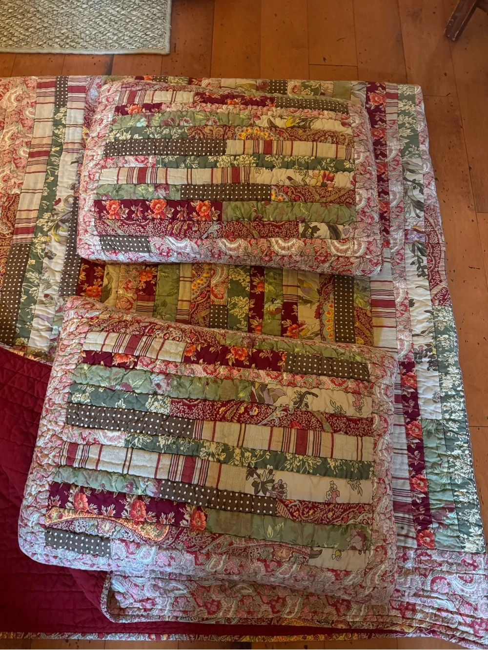 Pottery barn full size quilt and shams, EUC